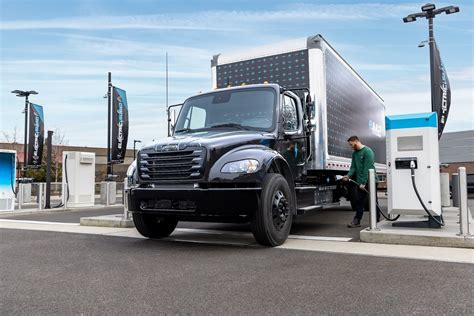 freightliner electric box truck|how to tow ev freightliner.